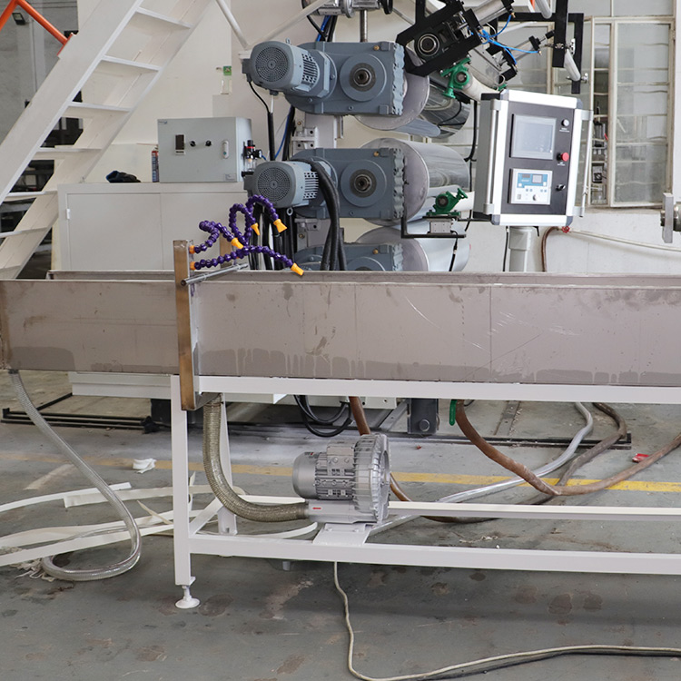 Двухшнековая машина для производства кромочной ленты из ПВХ